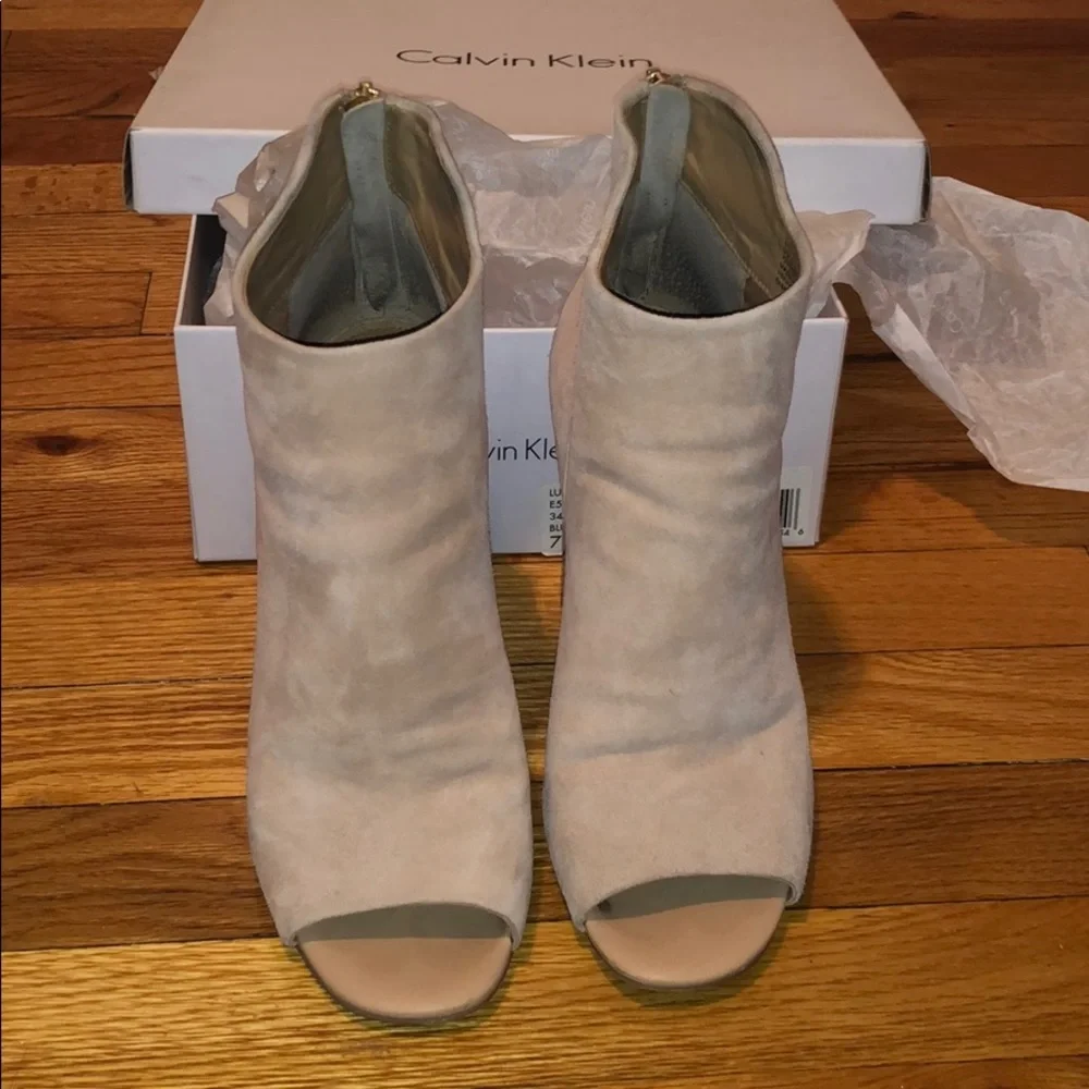 CALVIN KLEIN “LULAH” KID SUEDE
